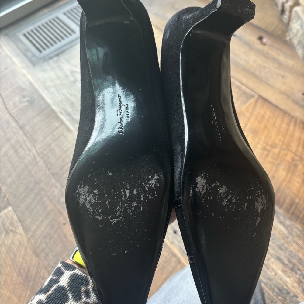 Vintage Salvatore Ferragamo Black Suede & Patent leather Heels Size 9 - Picture 6 of 6